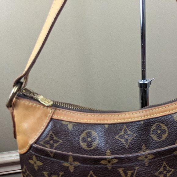 Auth Louis Vuitton Odeon Pm Monogram Canvas and Calf Leather Cross Body … - Picture 4 of 14